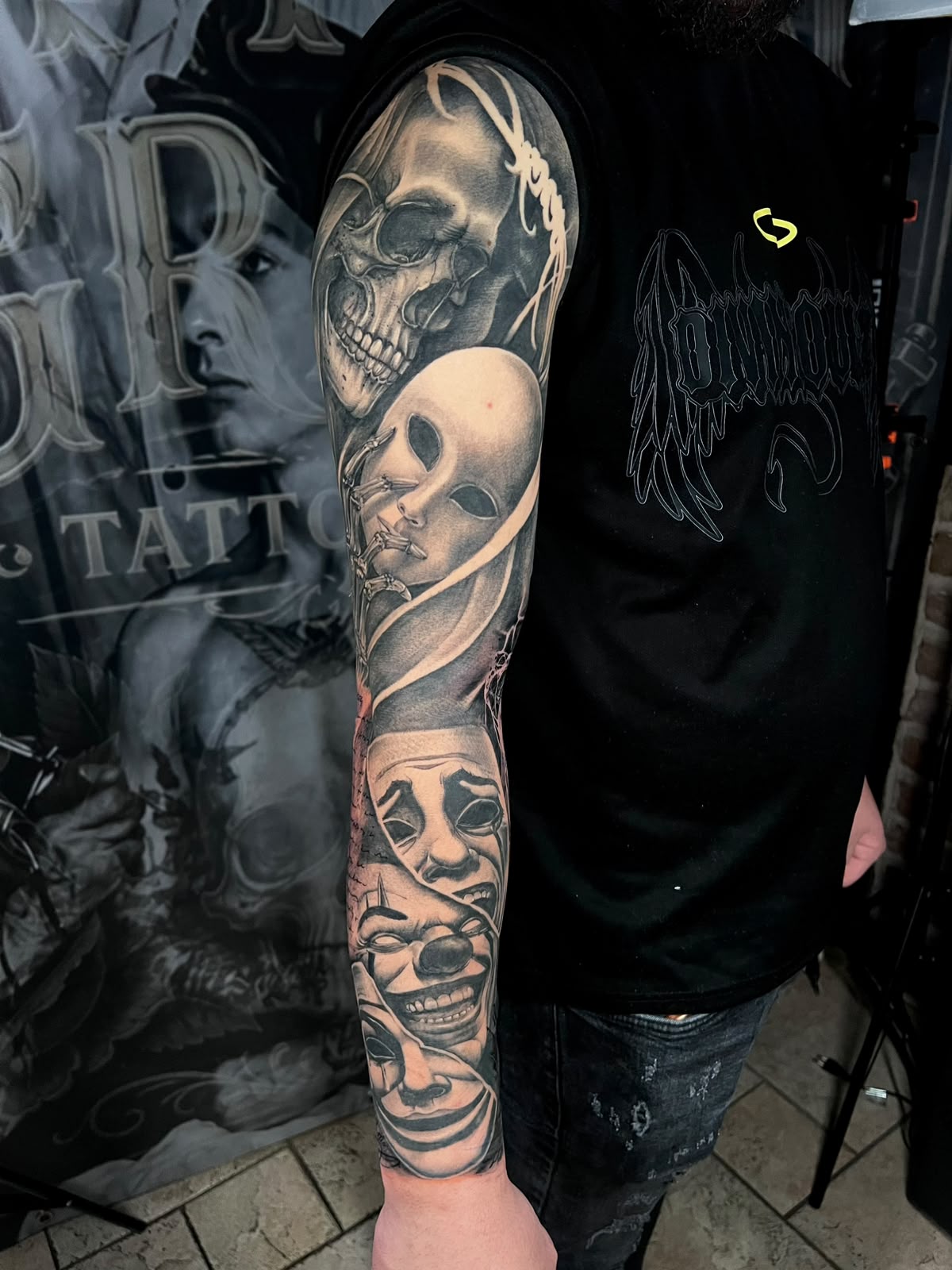 Totenköpfe & Theatermasken — Tattoo von Ciprian Grapa