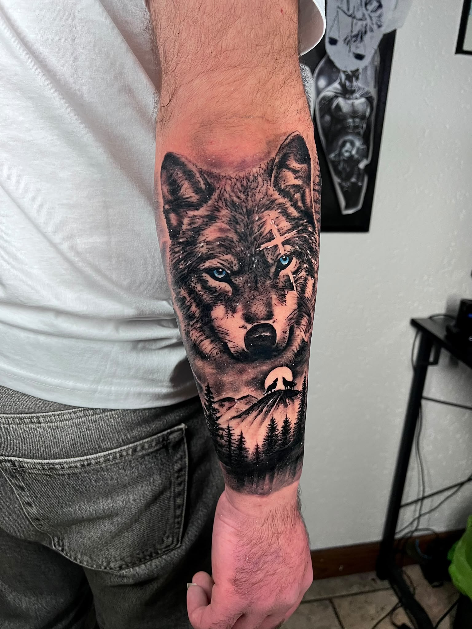 Wolf & Berglandschaft — Tattoo von Ciprian Grapa