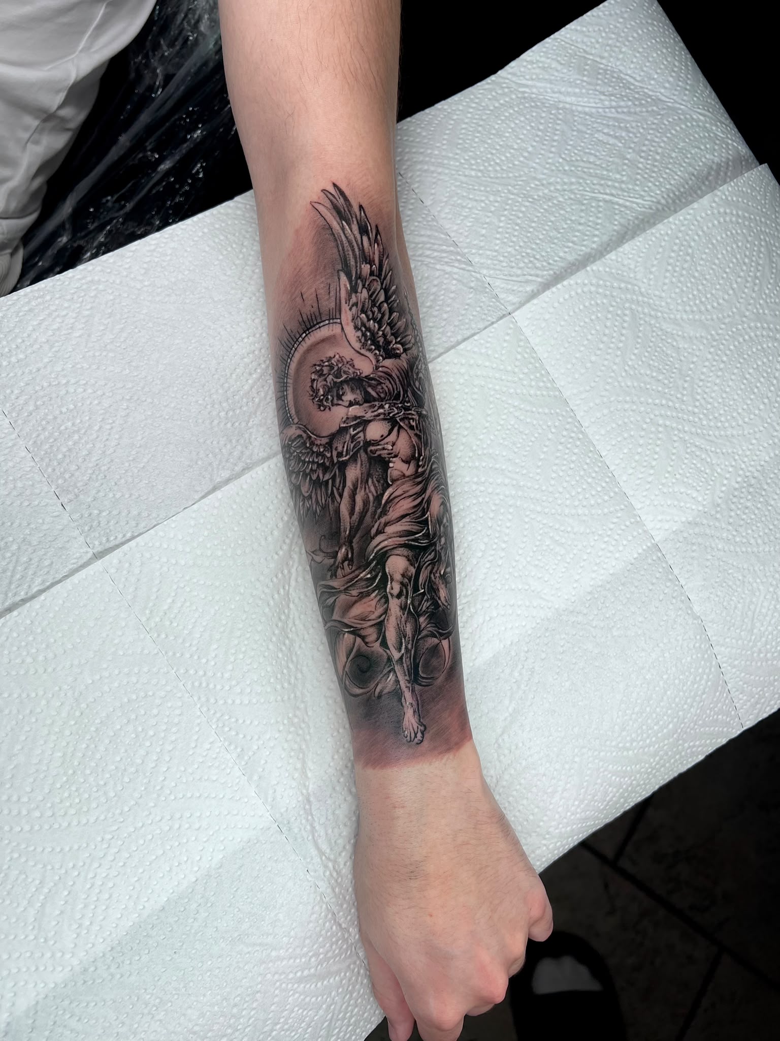 Skulptur & Flügel — Tattoo von Ciprian Grapa